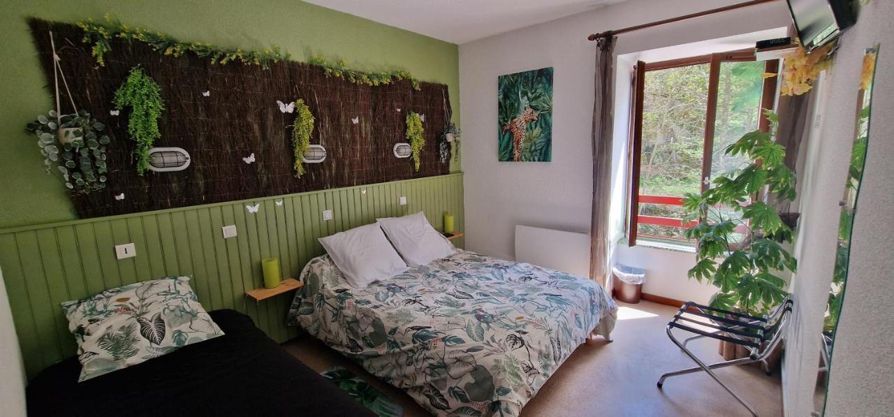 Chambres D'Hotes Les Lits Des Fees Saint-Floret エクステリア 写真